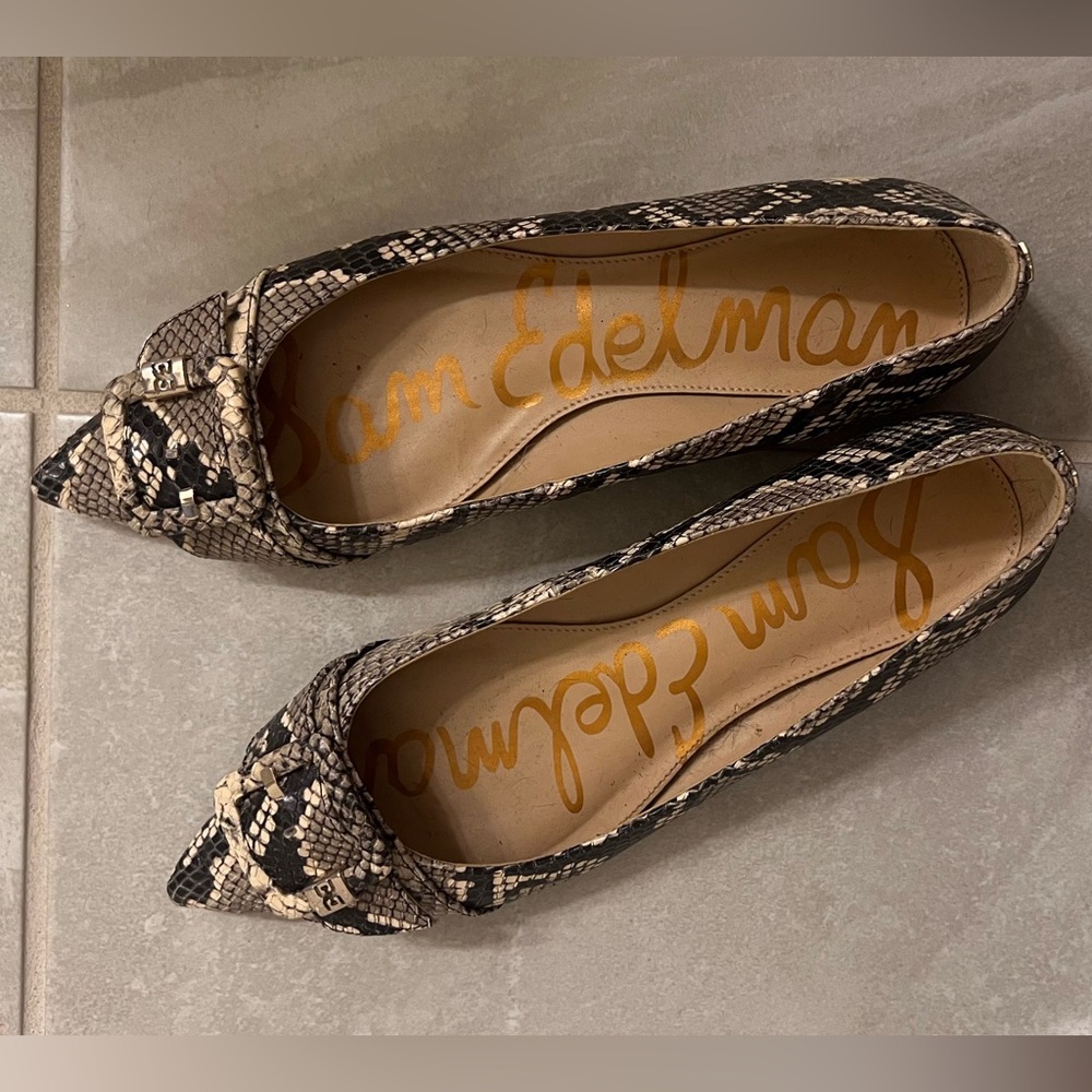 Sam Edelman Black and Cream Flats with Snakeskin Texture
